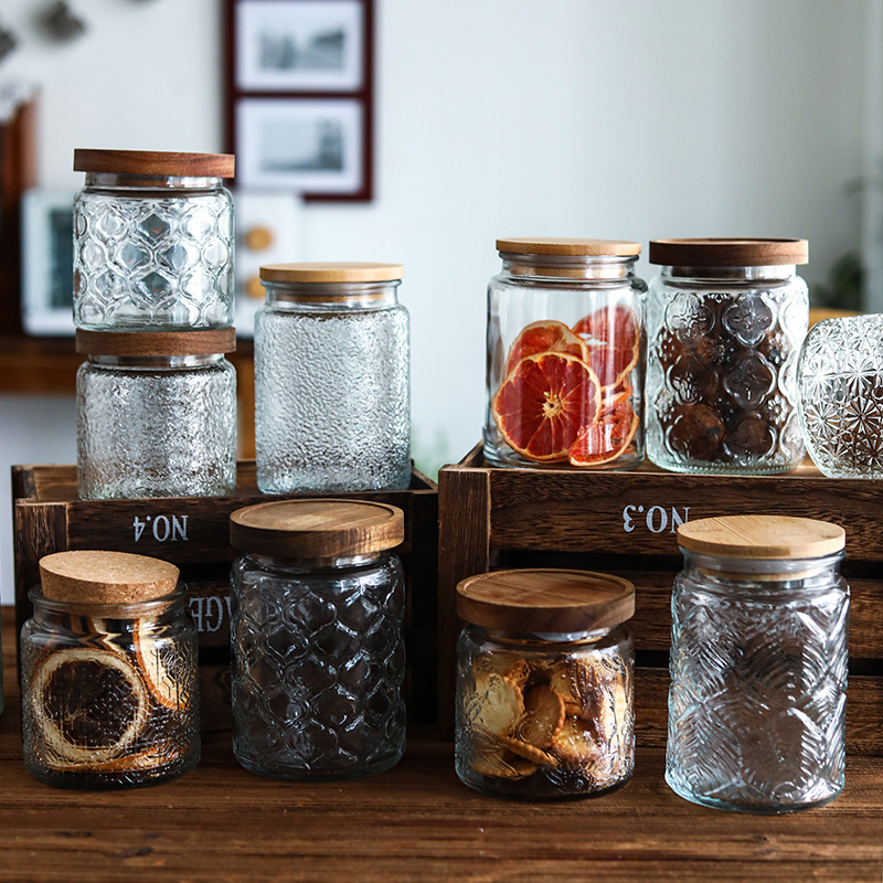 Food Storage Jars With Wooden Lids - أوعية زجاجية عتيقة منقوشة بغطاء خشبي