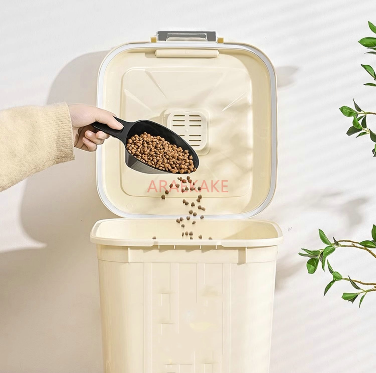 دلو تخزين طعام القطط ، دلو مخت - مراجعة Food Storage Freeze Dried وسعره